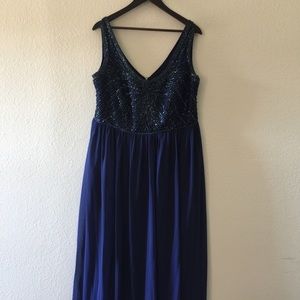 EUC David’s Bridal Navy Blue Formal Dress